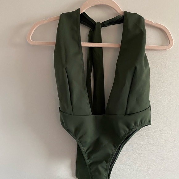 Kendall&Kylie swimsuit - Picture 6 of 7